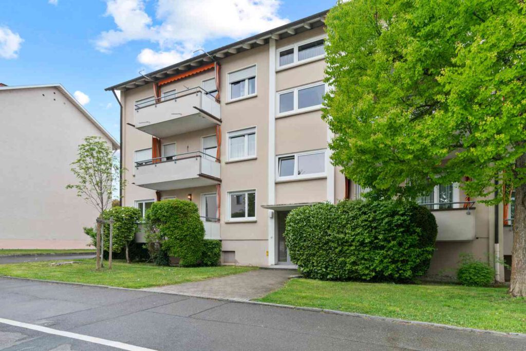 Hochwertig kernsanierte 4-Zimmer-Wohnung mit Balkon und Garage in Singen-Nord erfolgreich verkauft